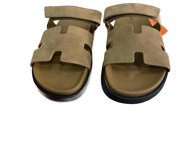 Hermès Chypre sandals Beige Leather  ref.676722