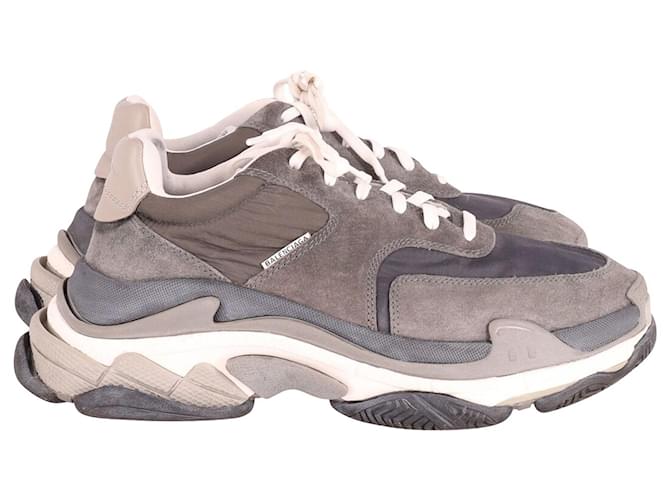 Balenciaga Triple S 2.0 Sneakers in Grey and Black Leather  Multiple colors  ref.677440