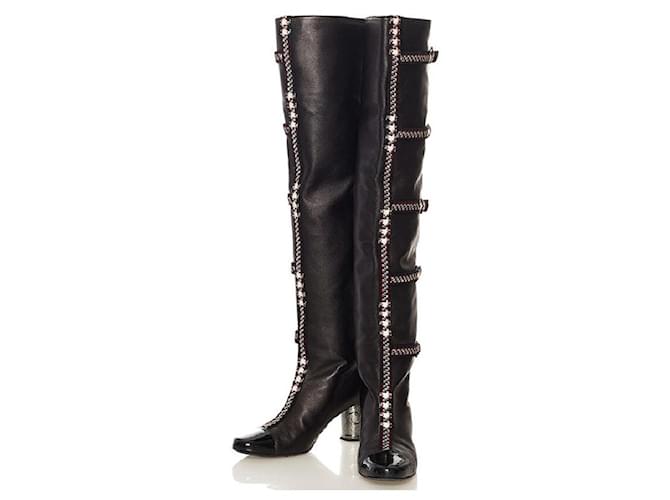 Stivali lunghi con tacco Chanel in metallo con logo Nero Pelle  ref.677804