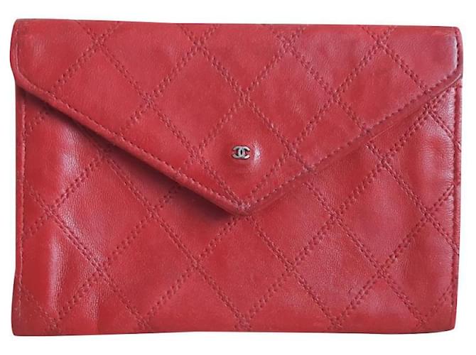 Chanel Wallets Red Leather  ref.677842