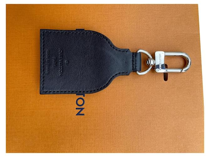 Louis Vuitton Bag charms Black Leather  ref.677862
