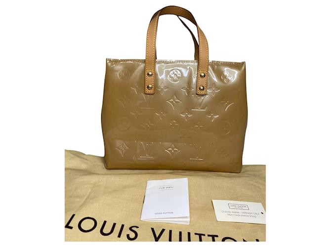 Louis Vuitton Reade PM Beige Lackleder  ref.678563