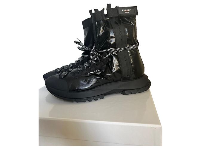 Givenchy Specter High Zip 42 Black