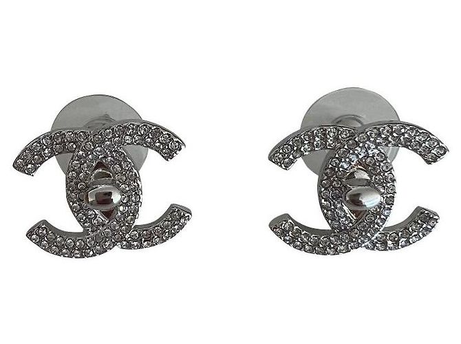 Orecchini Chanel CC Argentati in Metallo Argento