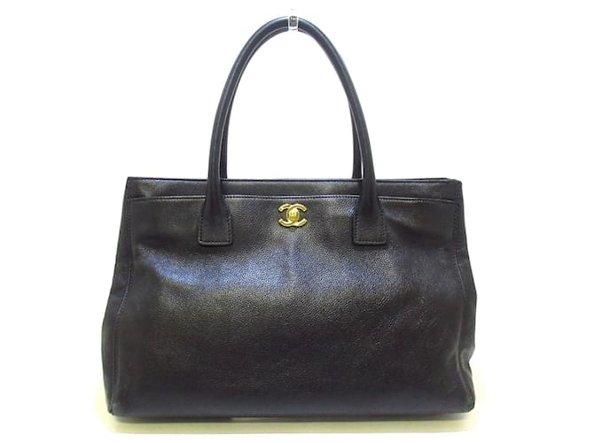 Chanel Executive Black Leather  ref.679891