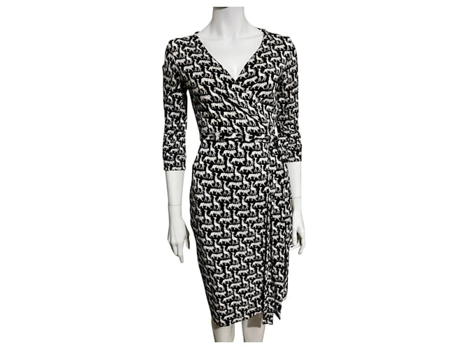 Diane Von Furstenberg DvF New Julian Two robe portefeuille en soie motif Afrique Elasthane Marron Noir Beige  ref.680685