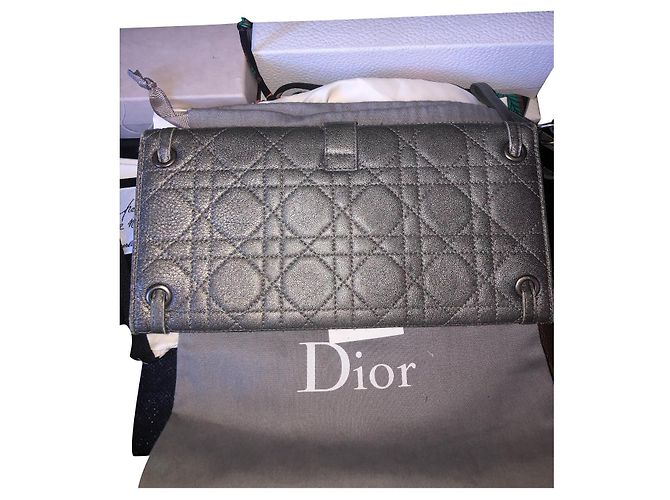 Dior Cannage Clutch aus Leder Grau