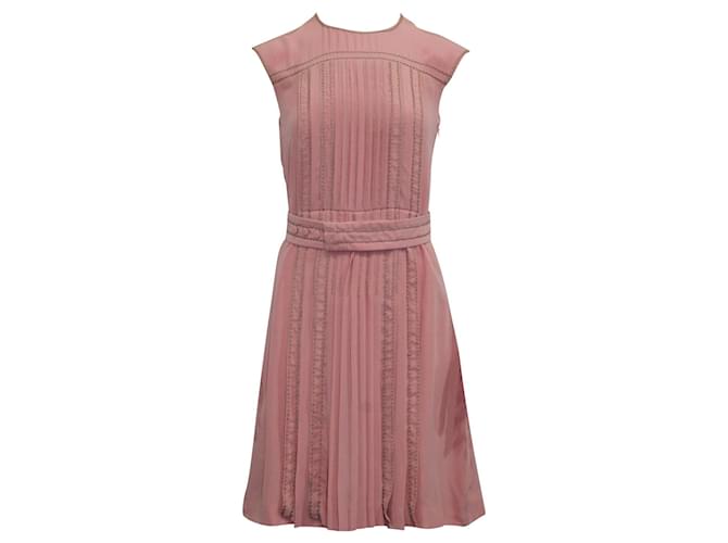Prada Ärmelloses Kleid in Hellrosa und Gold Pink Seide  ref.681881
