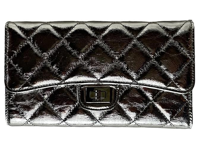 Chanel Wallets Silvery Leather  ref.685079