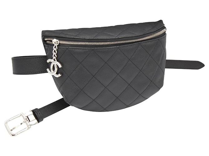 Chanel BOLSA DE CINTO PRETO , couro granulado , Em perfeito estado
