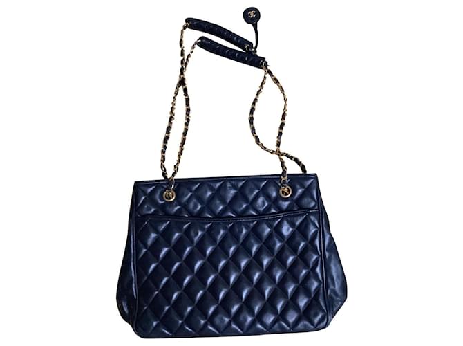 Chanel Bolso grande Azul marino Cuero  ref.685614