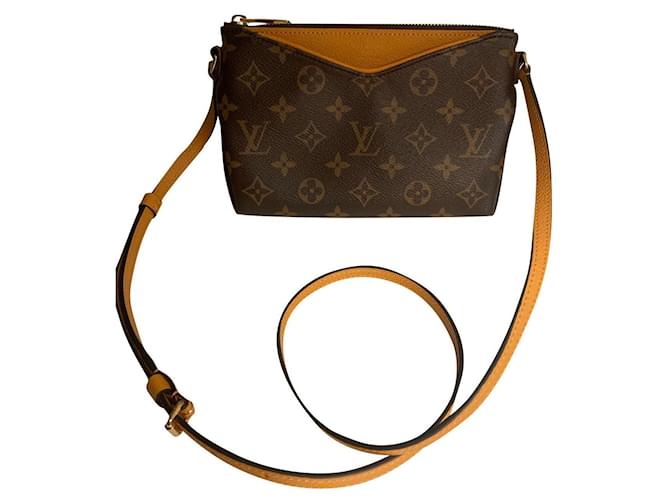 Louis Vuitton Handbags Multiple colors Leather  ref.685666
