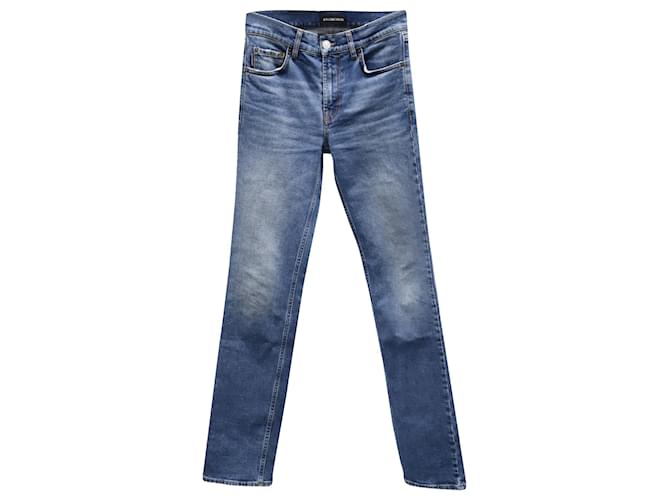 Balenciaga Slim Fit-Jeans mit Distressed-Saum aus blauem Baumwoll-Denim Baumwolle  ref.685753
