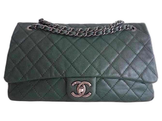 Sac Chanel Classique vert Cuir Vert foncé  ref.686775