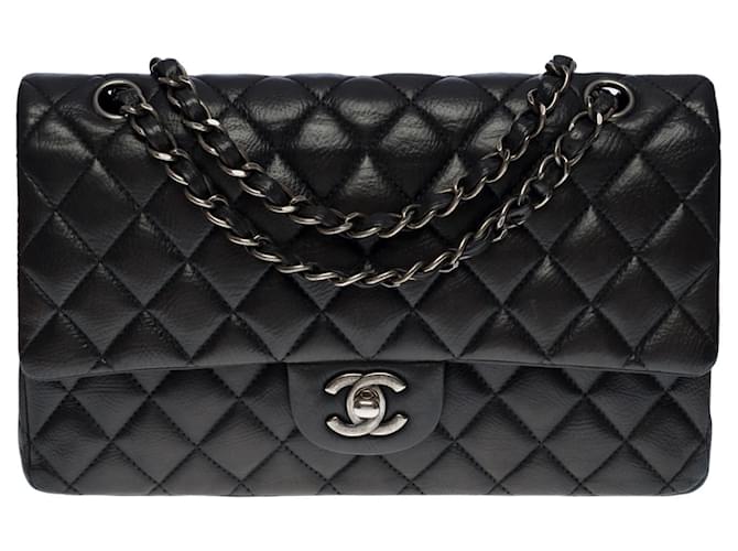 Splendid Chanel Timeless Medium Bag 25 cm limitierte Auflage mit gefütterter Klappe aus schwarzem, gestepptem, genarbtem Leder, Ruthenium-Metallbesatz,  ref.687943