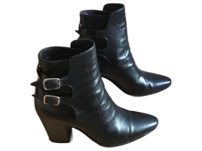 Yves Saint Laurent Ankle Boots Black Leather  ref.688339