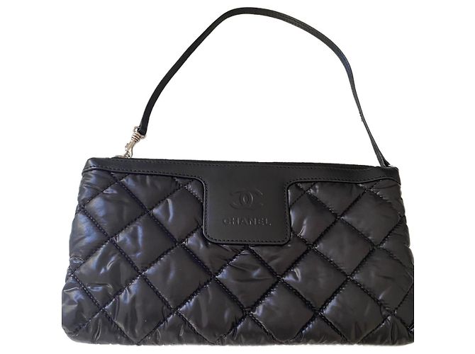 Pochette cocoon di Chanel Nero