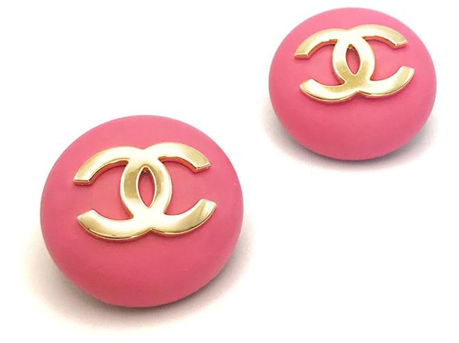 CHANEL – Vintage CC Button Clip-On Earrings Pink CC Logo