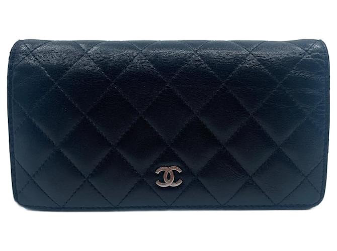 Black Lambskin Leather Chanel Wallet ref.691108 - Joli Closet