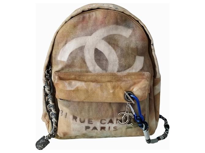 Chanel Graffiti beige backpack Cloth ref.692376 - Joli Closet