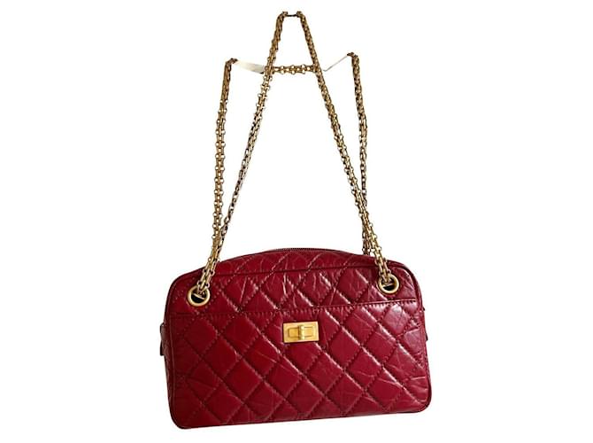 Camera Chanel Handbags Dark red Leather  ref.695841