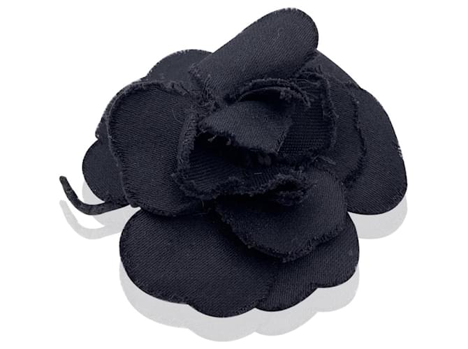 Chanel Vintage Black Silk Flower Brooch Pin Camelia Camellia ref.696116 -  Joli Closet
