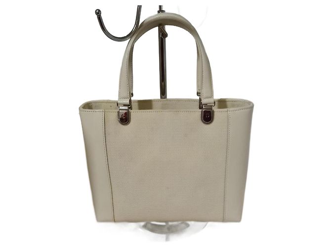 Bolso Christian Dior de charol color eggshell Blanco roto