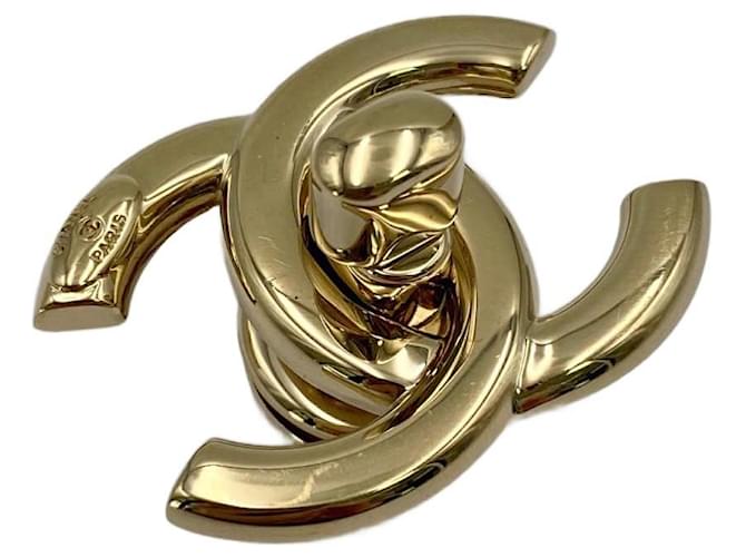 Other jewelry CHANEL CC gold turnlock clasp Golden Metal  ref.699820