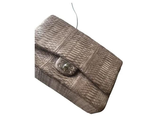 Timeless Chanel Natural Marrom/Cinza Python Cobra Cobra Clássica Bolsa Maxi Atemporal Forrada com Aba Bege Caramelo Chocolate Couros exóticos  ref.700367