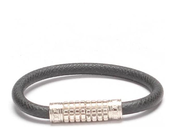 Louis Vuitton Taïga Chiffres Bracelet Veau façon poulain  ref.703290