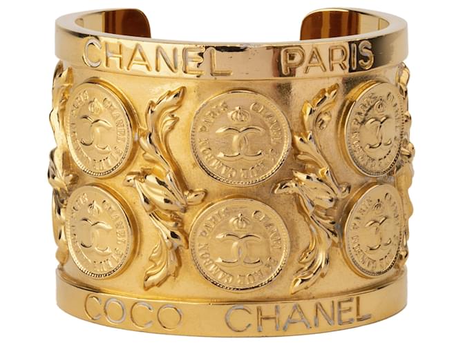 Pulseira rígida Chanel Dourado  ref.703611