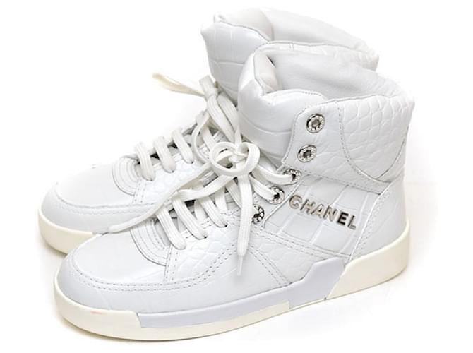 *Chanel CHANEL Side Logo Pearl High Cut Damen Sneakers Weiß 36C (Über 23cm) Leder Gummi  ref.704381
