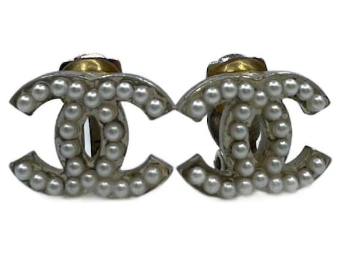 Silver-Toned Chanel Pearl CC Earrings Silvery Metal  ref.705922