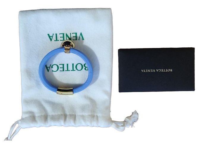 Bottega Veneta cinturino in pelle celeste e oro Blu chiaro Gold hardware
