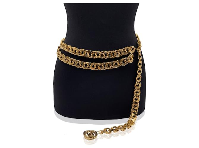 Chanel Vintage Gold Metal Chain Necklace or Belt CC Medallion Golden  ref.706114 - Joli Closet