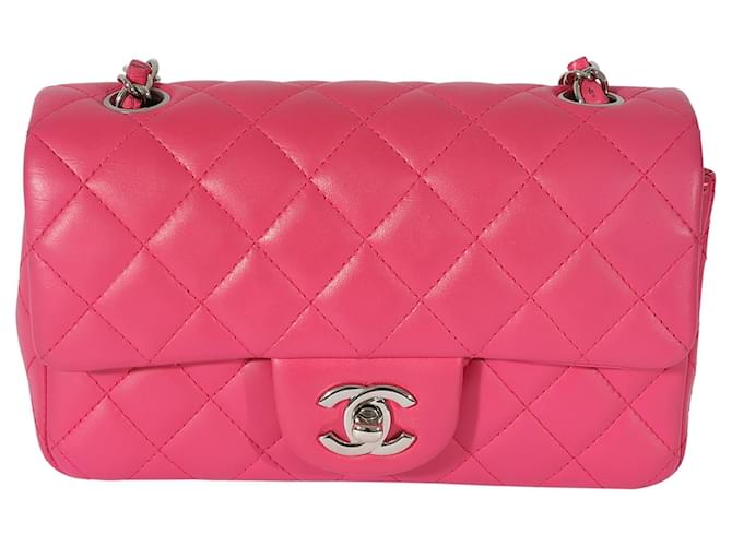 Minibolso rectangular clásico con solapa de piel de cordero acolchada rosa de Chanel  ref.706594