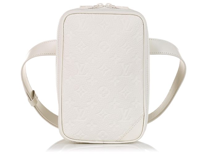 Louis Vuitton Monograma Blanco Taurillon Utility Side