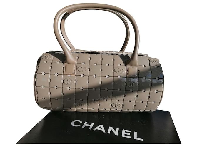 Coco Chanel Beige Grey Leather Plastic  ref.707716