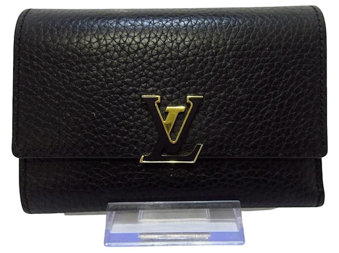 Louis Vuitton Capucines Cuir Noir  ref.708219