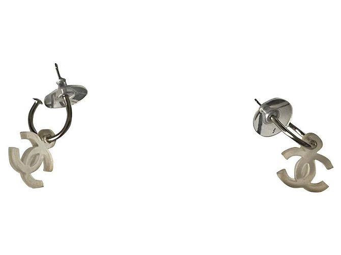 Orecchini Chanel. Gomma CC Argento 