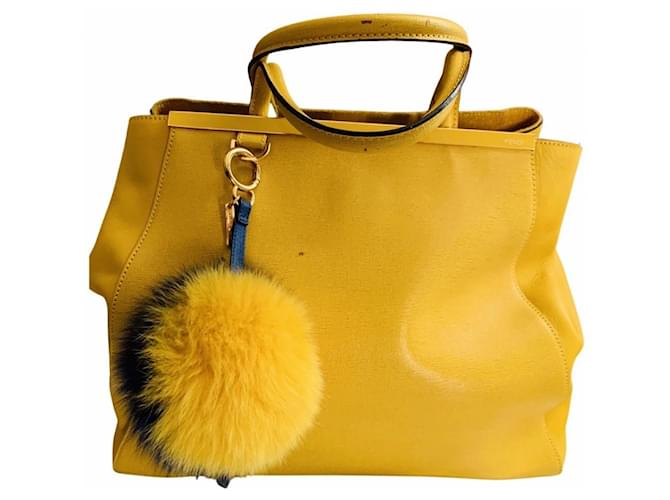 2 Jours Fendi 2Jours GRAND MODELE Yellow Leather  ref.711104