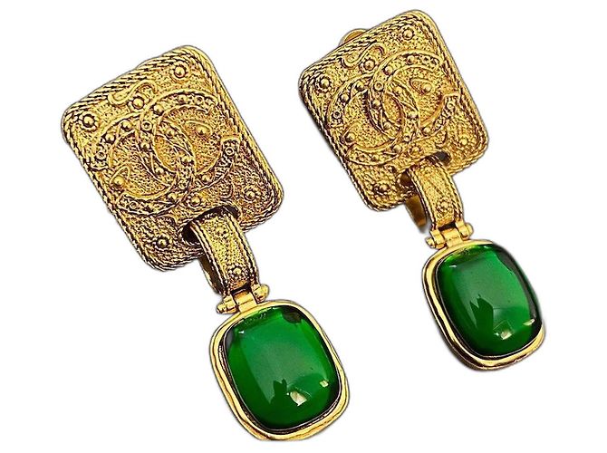 Orecchini Chanel Gripoix color oro D'oro