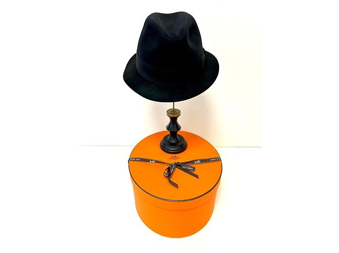 HERMÈS: Men's hat "FUNK" model Navy blue