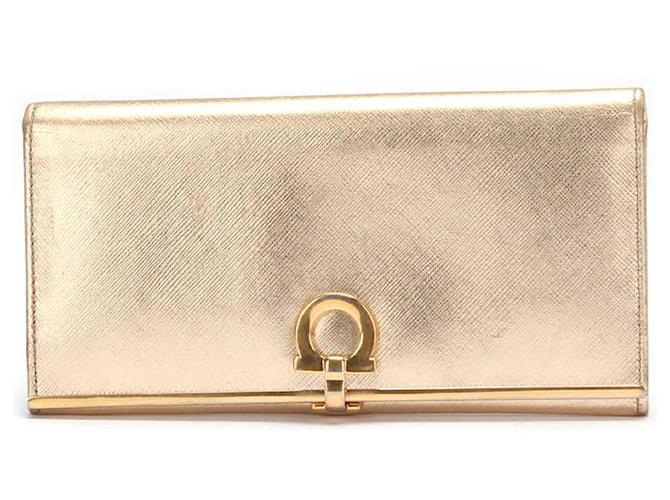 Ferragamo Woman Gancini Continental Wallet