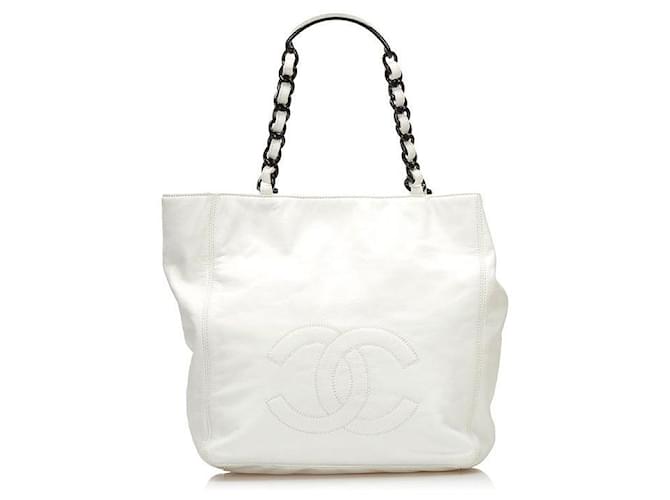 Chanel CC bolsa de couro branca Branco Pele de cordeiro  ref.713202