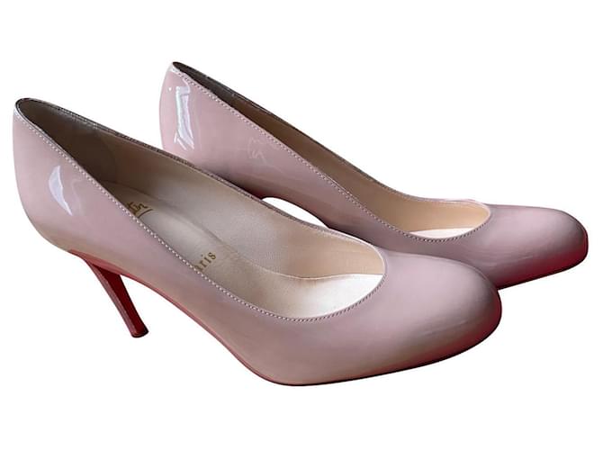 Christian Louboutin Heels Beige Patent leather  ref.713576