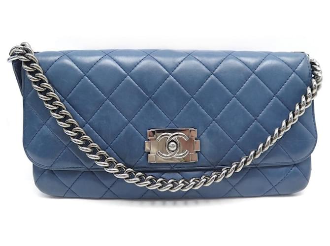 CHANEL BOY CLASP HANDBAG IN BLUE QUILTED LEATHER BAG  ref.714761