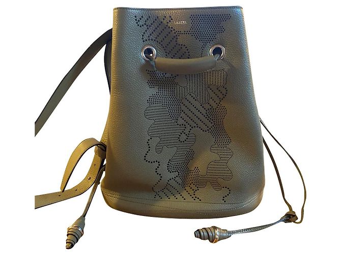 Bolsa saco Lancel Le Huit em couro verde oliva