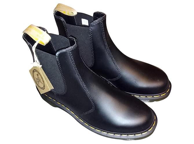 Dr. Martens AirWair 2976 Chelsea Vegan Black Boots Air-cushioned Bouncing Soles Synthetic  ref.716172