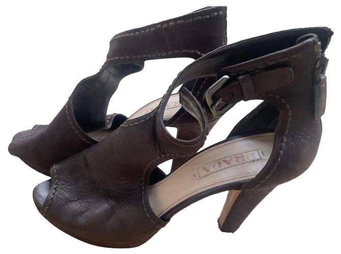 Tacones Prada Marrón Oscuro Nubuck Talla 40